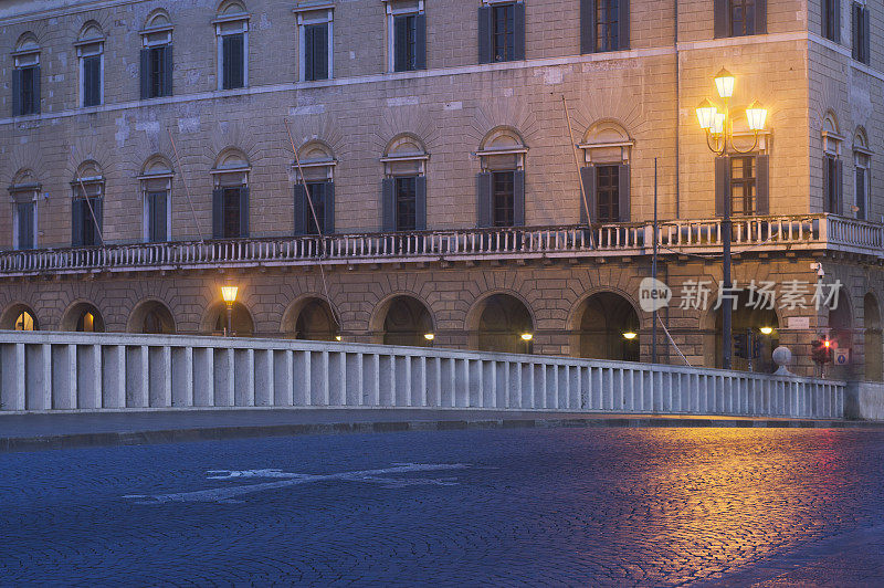 比萨，Ponte di Mezzo，晚上